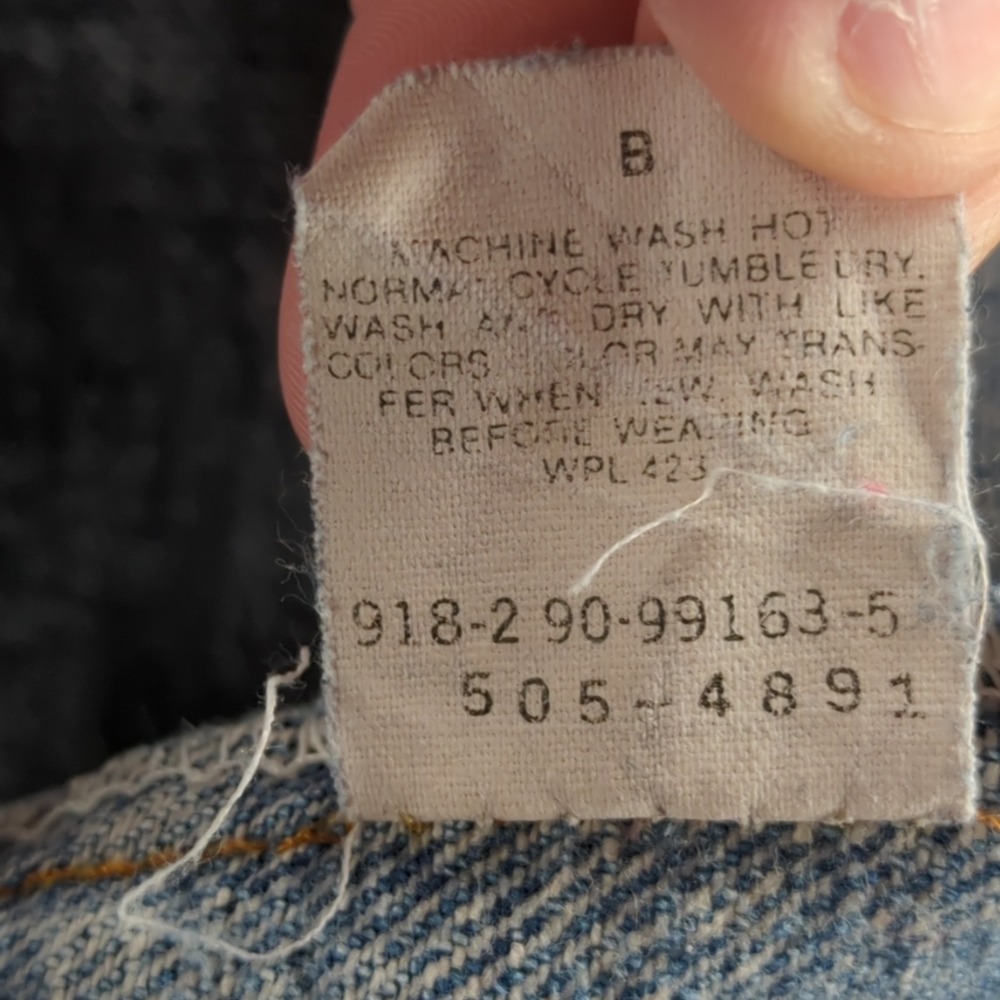 Vintage 90s Levis Jean Shorts 38 (Fits 34) Blue Paint Splatter Cut Off Made USA - Picture 5 of 8